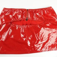 Miss Noir L/XL къса червена лачена/винил пола с отвор на дупето, снимка 4 - Бельо - 44318024