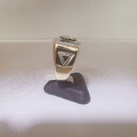 Златен мъжки пръстен с оникс и циркони , снимка 5 - Пръстени - 30831006