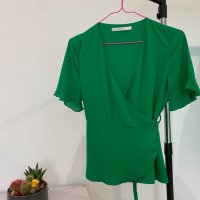 Дамска блуза на Zara в размер S, снимка 2 - Блузи с дълъг ръкав и пуловери - 44357024