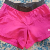 Nike шорти с клин XS, снимка 1 - Къси панталони и бермуди - 42132506