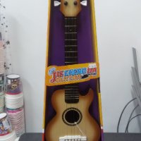 Голяма класическа китара със струни и перце, в кутия - 8804, снимка 3 - Музикални играчки - 38941625