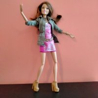 Колекционерска кукла Teresa Barbie Style Тереза Барби CFM78, снимка 15 - Колекции - 40619590