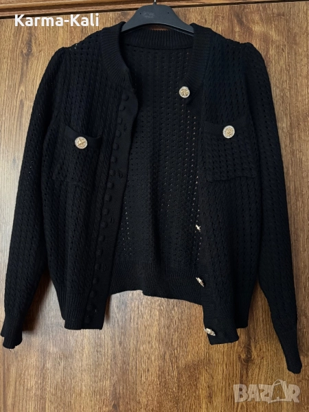 Жилетка в черно на дупки размер XS, снимка 1