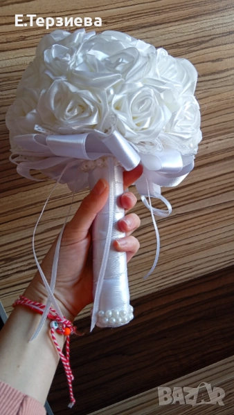Булченски букет от бели сатенени рози, снимка 1