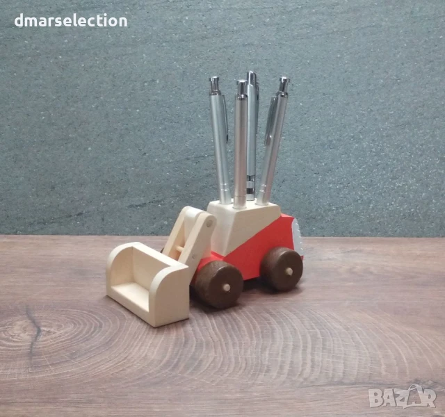 Малък декоративен дървен багер-моливник DMAR 136E, снимка 1