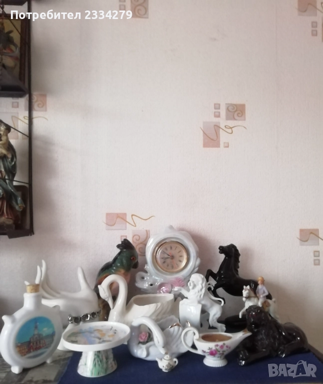 Порцеланови стари статуетки, изработени в различни времена в различни ателиета. . , снимка 1