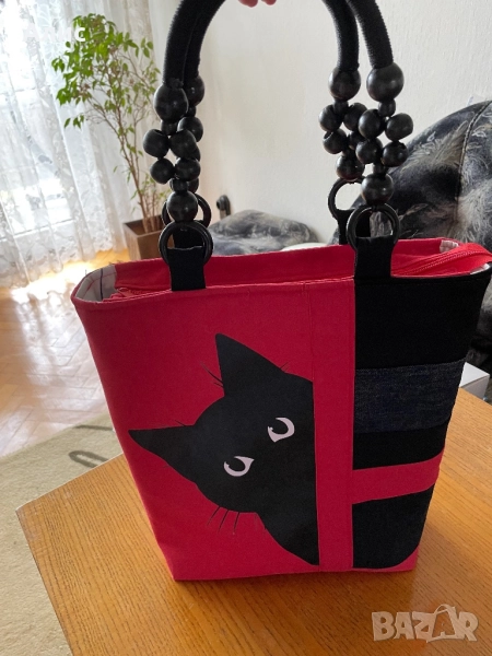 Любопитна котка, снимка 1