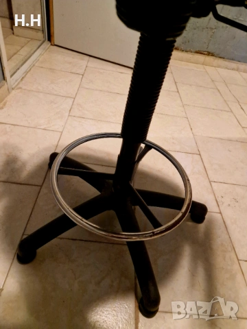 Офис/ученически/стол с амортисьор , снимка 4 - Други стоки за дома - 53903929