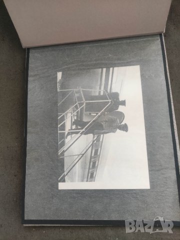 Продавам албум Добри Джуров VA A. Zapotockeho 1962 г., снимка 5 - Други ценни предмети - 42186410