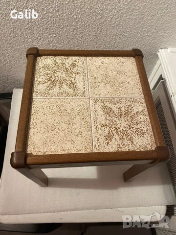 Малка масичка изработена от масивно дърво и теракот, снимка 2 - Маси - 54127178