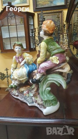 Прекрасна голяма антикварна  порцеланова фигура статуетка композиция Capodimonte , снимка 2 - Антикварни и старинни предмети - 39010470