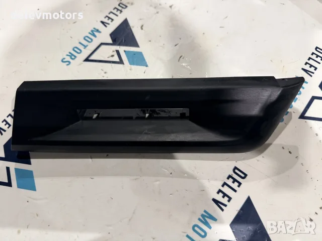 5H1863099 интериорна пластмаса около USB от Volkswagen Golf VIII, 2.0 TDI BlueMotion