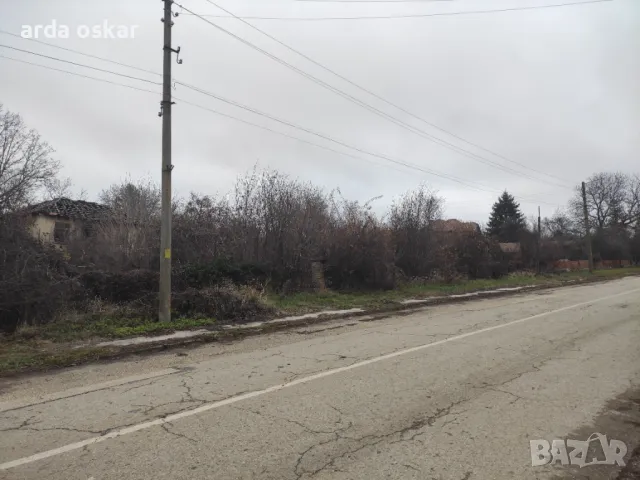 Двуетажна къща върху парцел от 1587 m² в центъра на село Горско Силвово, област Ловеч, можете да пиш, снимка 2 - Парцели - 48256368