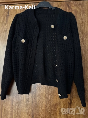 Жилетка в черно на дупки размер XS