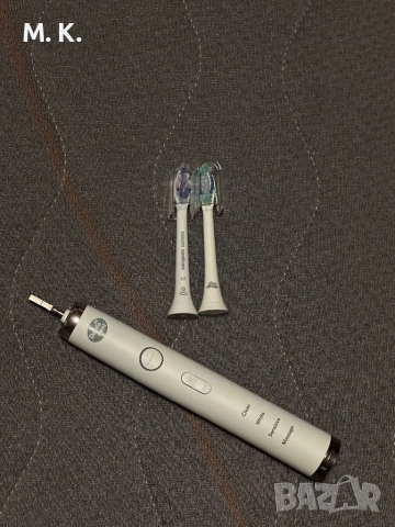 Електрическа четка за зъби с две глави