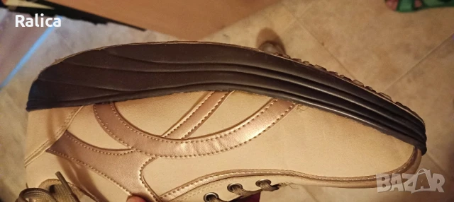 Дамски обувки с обла подметка 