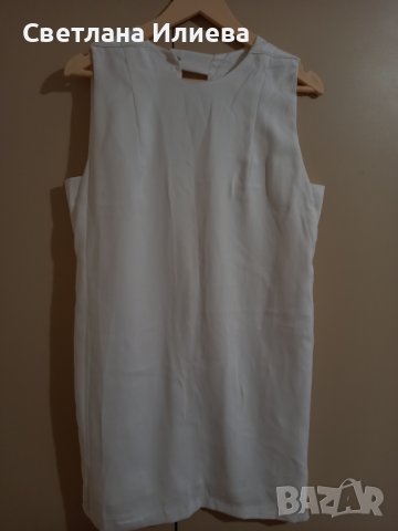 Къса рокля в бяло