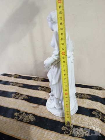 Порцеланова статуетка, снимка 4 - Антикварни и старинни предмети - 52525476