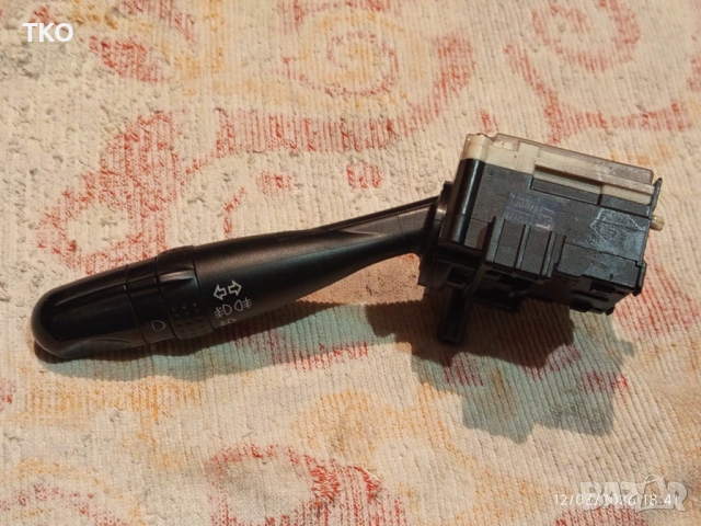 Лостче - ключ за управление на мигачи и фарове за TOYOTA Corolla Е12 Verso RAV4, снимка 2 - Части - 54163069