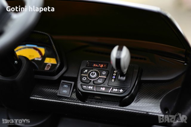 Акумулаторен КОЛА Lamborghini VENENO 4X4 12V батерия, снимка 9 - Детски велосипеди, триколки и коли - 42535429