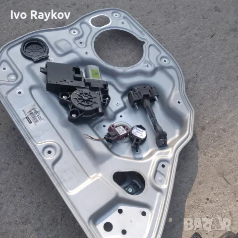 Механизъм заден ляв ел. стъклоповдигач Volvo V50 , 8679082-LH,, снимка 2 - Части - 49028722