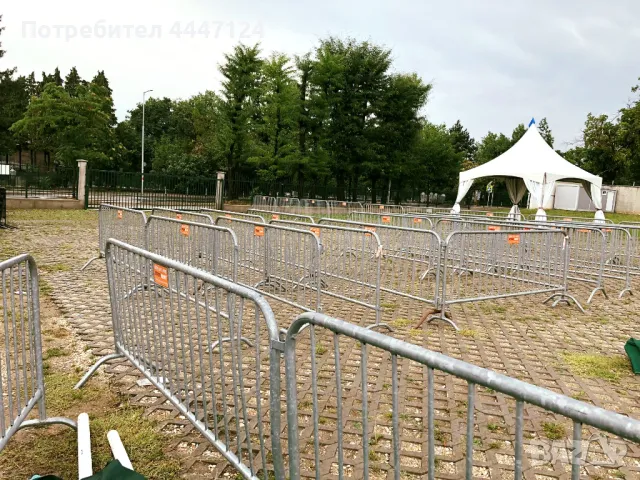 Ограда тип полицейска, Метална, 16 kg, 250x110 cm, Бърз монтаж, Под наем, снимка 2 - Други услуги - 50160061