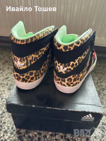 Adidas Дамски кецове 40 2/3 номер, снимка 3 - Маратонки - 48415523