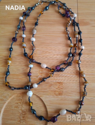 Колие от два реда цветни мъниста 