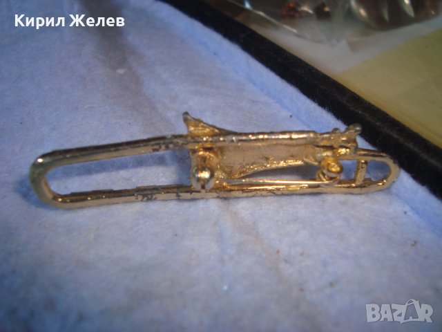 МУЗИКАНТСКА Винтидж ПОЗЛАТЕНА КРИСТАЛНА Арт БРОШКА ЗНАЧКА ТРОМПЕТ от БЛАГОРОДНА Неръжд СТОМАНА 29042, снимка 12 - Други - 37756305