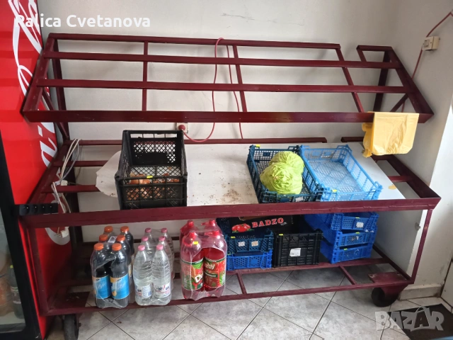 Продават се шкаф за хляб и стелаж за зеленчуци , снимка 2 - Оборудване за магазин - 53222127