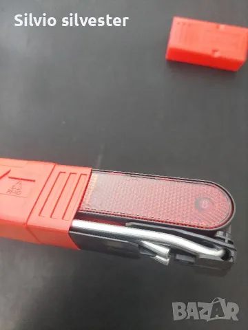 Оригинален авариен триъгълник Vw, снимка 2 - Аксесоари и консумативи - 49311474