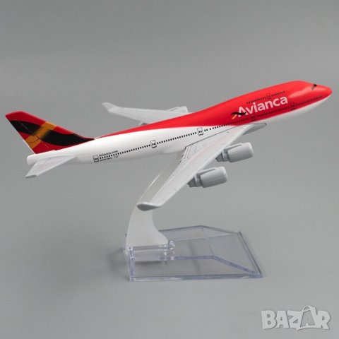 Боинг 747 самолет модел макет Avianca метален B747 пътници полет лайнер презокеански, снимка 1 - Колекции - 42897652
