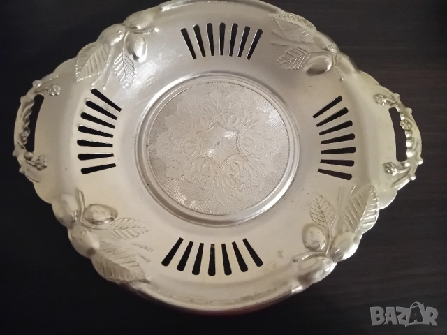 Стара метална чиния/фруктиера, снимка 2 - Антикварни и старинни предмети - 52769345