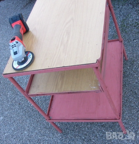 Българска Метална Шлосерска Работна МАСА 69x50,5x74см 29кг Дървен Плот Тезгях Стелажи Рафтове БАРТЕР, снимка 4 - Други инструменти - 51947113