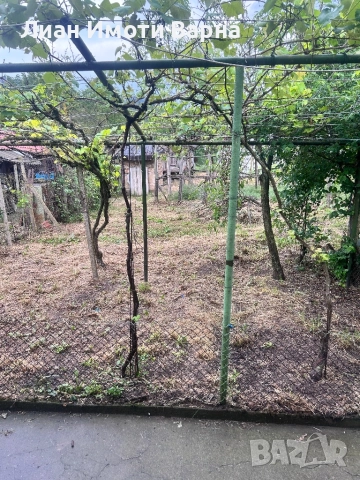 Къща с двор в с. Разделна, снимка 4 - Къщи - 51603665