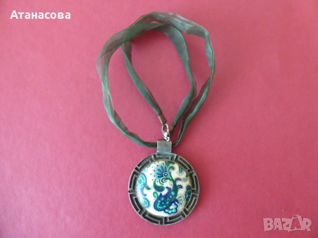 Колие рисуван порцелан с връзка от органза