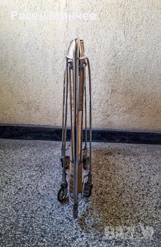 Сгъваема ретро маса за сервиране на колела 