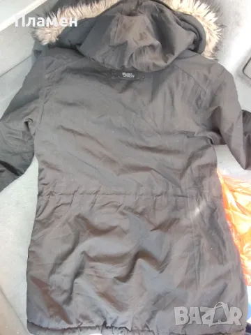 Дамско яке Fjallraven Nuuk Parka , M размер, снимка 5 - Якета - 48040169