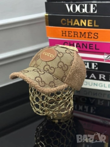 пухени шапки с козирка gucci fendi, снимка 2 - Шапки - 52112603