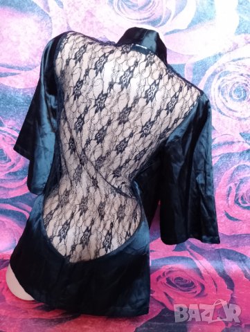 Черен къс сатенен халат с дантела на гърба С/М, снимка 2 - Нощници - 37615634