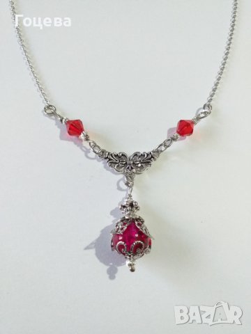 Разкошно колие във Викториански стил в рубинено червено и изящни орнаменти в цвят Сребро  , снимка 4 - Колиета, медальони, синджири - 36622407