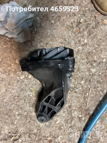 Лапа или основа закрепване тампон на двигател Мерцедес Mercedes 2.2Cdi само за 20лв. 6512230004, снимка 3 - Части - 52543833