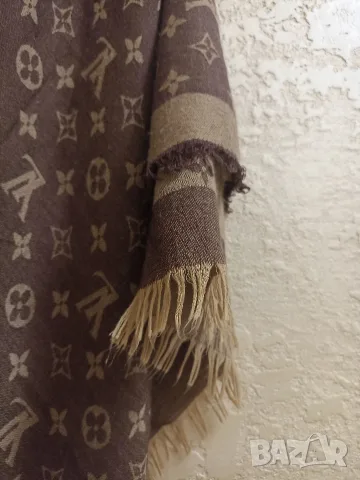 Дамски шал Louis Vuitton, снимка 12 - Шалове - 56045813