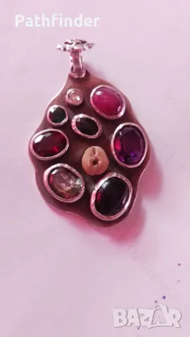 Дизайнерска висулка с ценни камъни уникат, снимка 3 - Колиета, медальони, синджири - 47796104