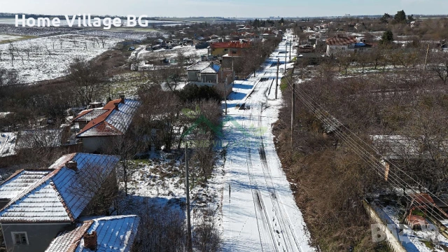 Парцел с постройки, ток, вода, септична яма, гледка, с.Котленци, снимка 11 - Парцели - 53371793