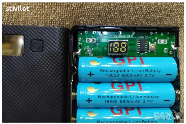 Power Bank Кутия за 8 бр.18650 батерии + фенер НОВО, снимка 11 - Други - 52095632