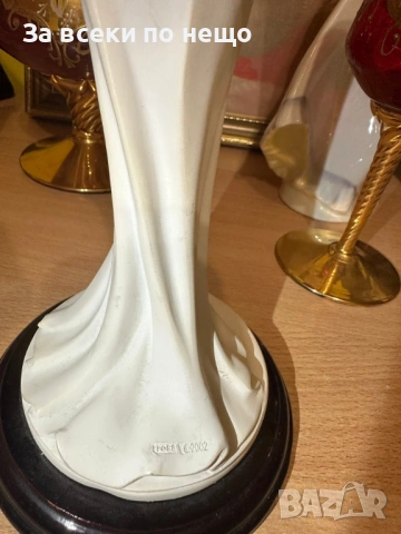 Дамата с перото” изискана фигура на млада и елегантна дама Код P2228, снимка 11 - Колекции - 54232710