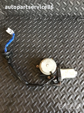 Мотор за стъкло на предна дясна врата за Nissan Murano 3.5 (2004-2007) 80730-CA011