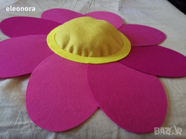 Шапки на цветя от филц-47 см. , снимка 5 - Шапки - 44422822