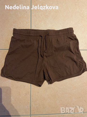 Къси гащи , снимка 1 - Къси панталони и бермуди - 44420961